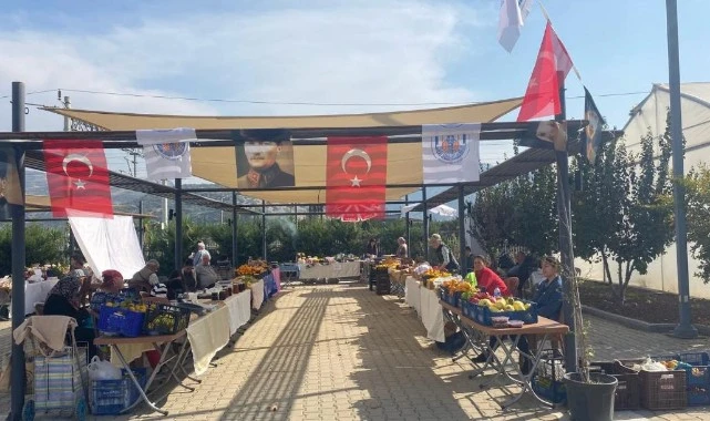 Üretici Memnun, Tüketici Memnun: Üretici Pazarı Efes Tarlası Yaşam Köyü’nde bereketiyle devam ediyor