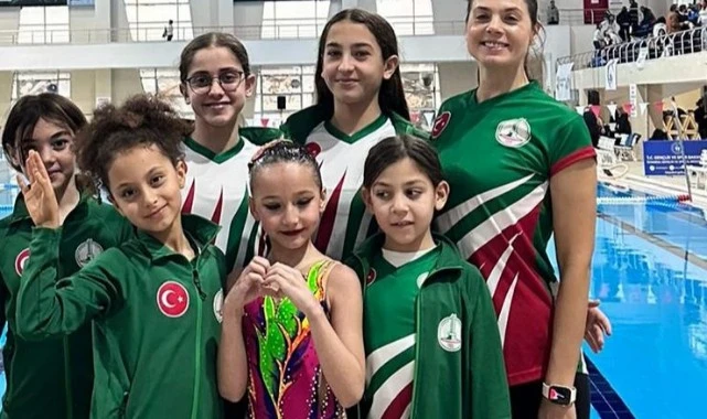 Artistik yüzmede Karşıyaka’ya milli gurur!
