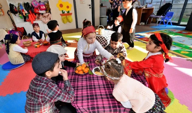 Bornovalı minikler Yerli Malı Haftası’nı coşkuyla kutladı