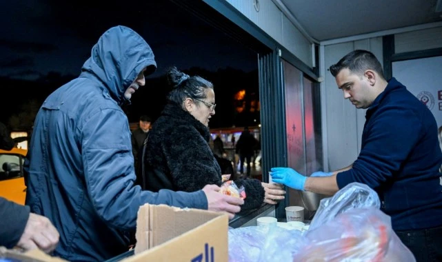 Bornova’da soğuk günlere karşı sıcak dayanışma