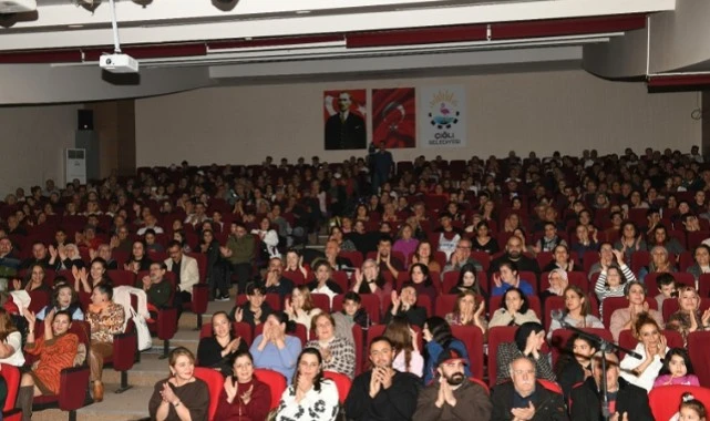 Çiğli’de Türkü Rüzgarı: “Sazımız Elimizde, Türküler Dilimizde”