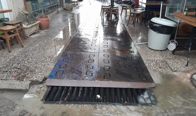 Foça Belediyesi Ekipleri Fırtına ve Yağışa Karşı Teyakkuzda