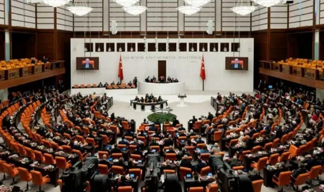 TBMM'de yoğun mesai: Sosyal medya kısıtlaması ve 12. Yargı Paketi ayrıntısı!