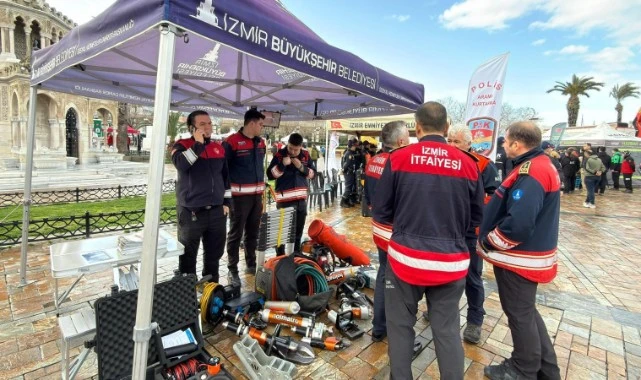 30 Ekim ve 6 Şubat’ın sessiz tanıkları İzmir’de sergilendi