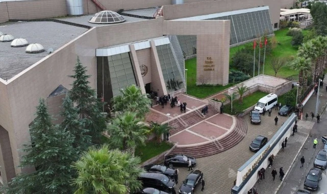 İZBETON davasında ikinci duruşma başladı: 44 sanık hakim karşısında