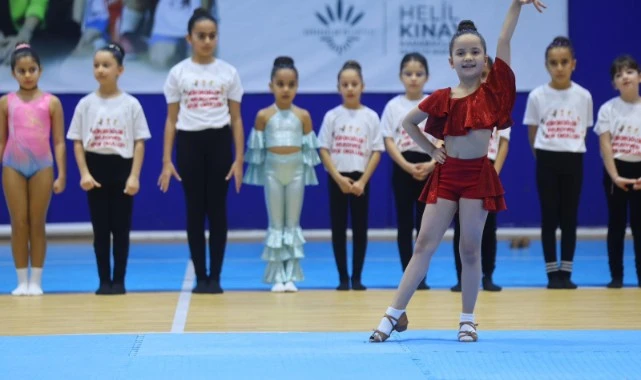 Karabağlar ’da Sömestr Spor Şenliği Bayram Havasında Geçti
