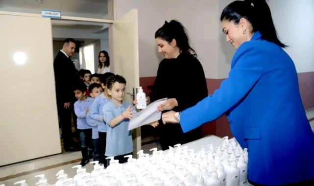 Bayraklı’da 14 Okulda 2 Bin 200 Öğrenciye Hijyen Eğitimi