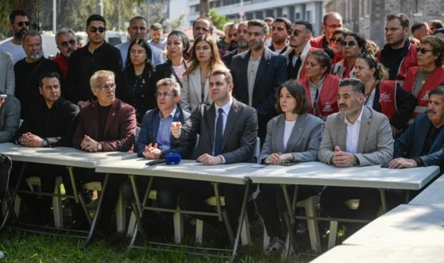 CHP İzmir'den Meslek Fabrikası önünde toplantı: Bina Büyükşehir Belediyesi'ne geri dönecek