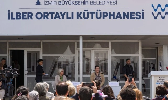 İzmir Kitap Fuarı’nda Ortaylı'nın ailesi okurlarla bir araya geldi