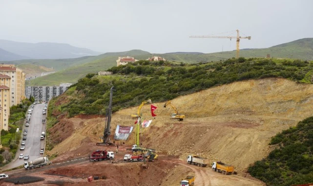 Menemen Sosyal Konutları’nda inşaat sürüyor