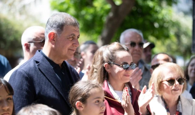 Başkan Tugay’dan Zübeyde Hanım’ın anıt mezarı başında duygu dolu mesaj