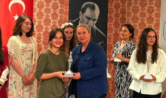 Efes Selçuklu Öğrenciler Mübadeleyi Müzik Ve Tiyatro İle Anlattı