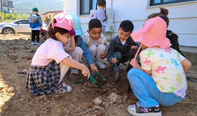 Minik öğrenciler Tarım Okulu’nda doğayla buluştu