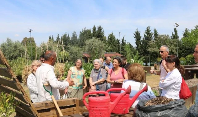 Organik atıklar komposta dönüşüyor