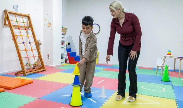 Yangında hayat kurtarıyor, evde oğlunun umudu oluyor