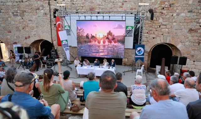 Bilim İnsanları Foça’da Körfezin Geleceğini Konuştu