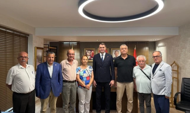 CHP İzmir'de eski ilçe başkanlarından Çağatay Güç'e destek: "Örgüt İradesine Sahip Çıkıyoruz"