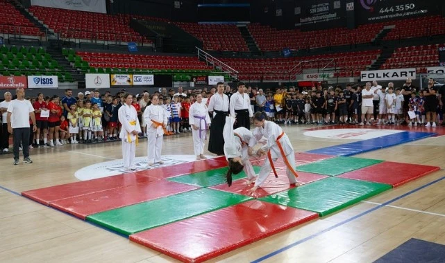 Karşıyaka’da Kış Spor Okulları’na görkemli kapanış