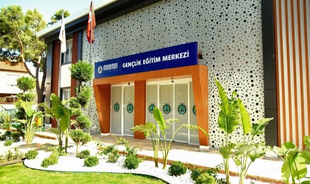 Menemen, eğitim yatırımlarıyla örnek gösteriliyor