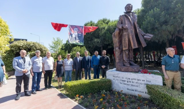 Nazım Hikmet Karşıyaka’da şiirleriyle anıldı