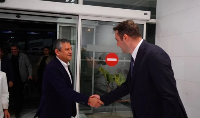 Özgür Özel İzmir'e geldi