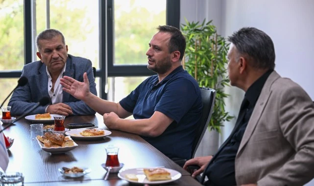 Başkan Eşki kendi evinde