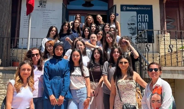 Bin liseli genç müzelerle tanıştı