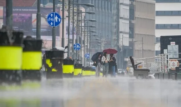 İzmir'e yaz yağmuru geliyor