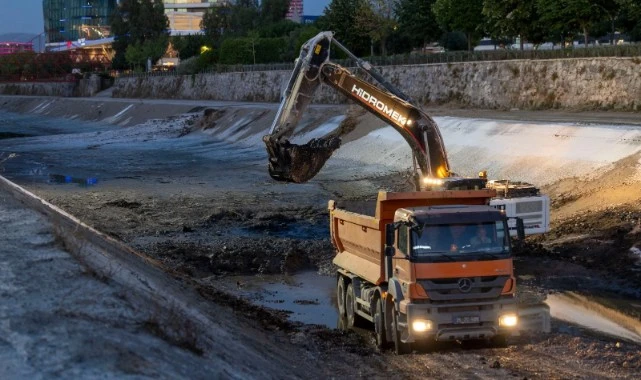 İZSU’dan Manda Çayı’nda 7/24 temizlik seferberliği