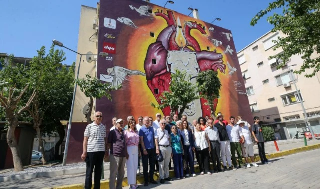Karşıyaka’da anlamlı açılış: Metin Altıok’un dizeleri muralda hayat buldu!