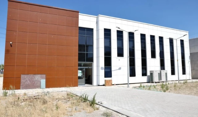 Menemen'in yepyeni gençlik merkezi için geri sayım başladı
