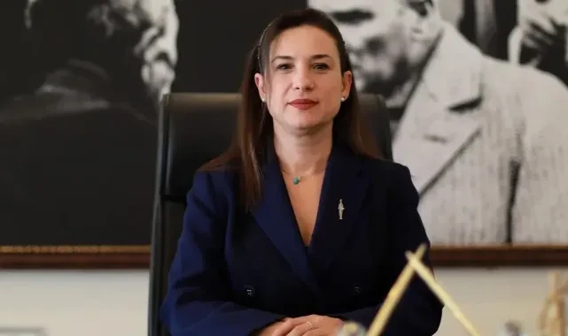Özgür Özel 'Yeni Parti'yi ilan etti! İzmir'de CHP'den ilk istifa eden ilçe belediye başkanı Sengel oldu