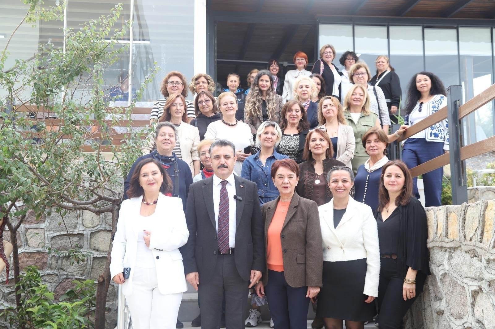 Dikili Belediyesi Sanat Merkezi hizmete açıldı