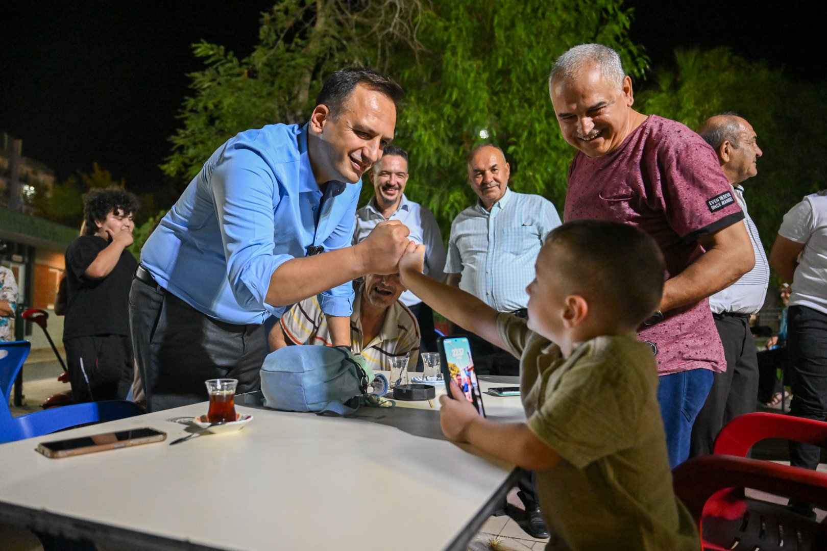 Başkan Eşki’den Çamdibi çıkarması: "Halkımızın içinde, Bornova’nın hizmetindeyiz"