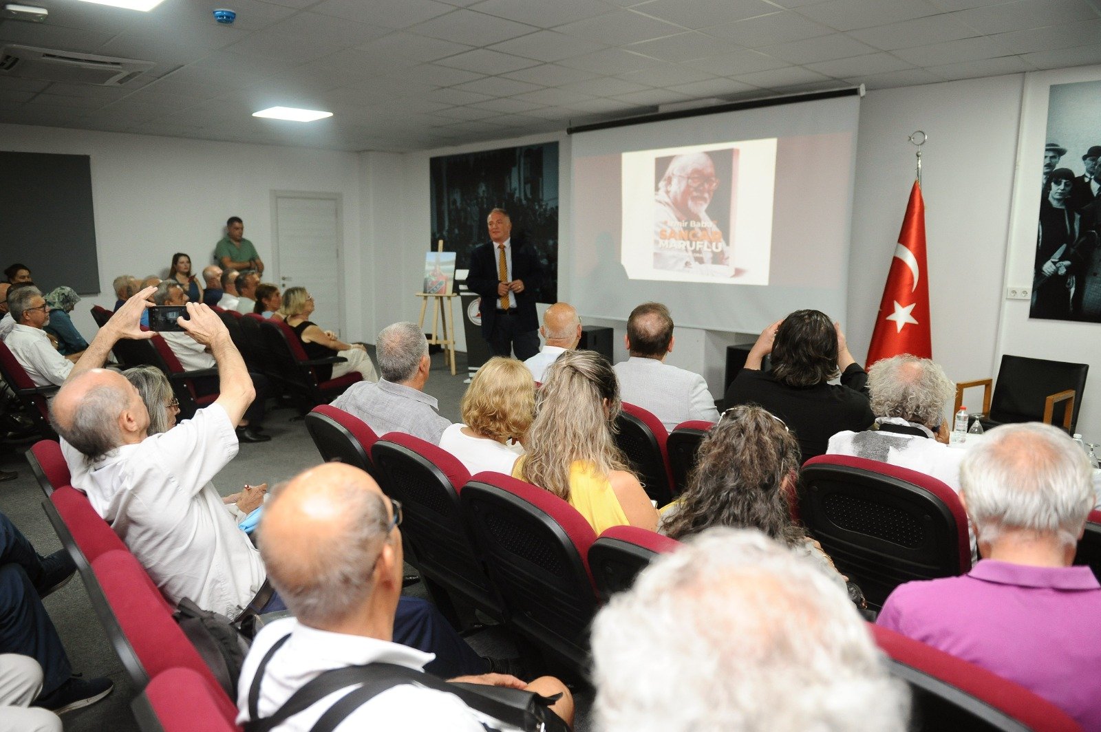 Karşıyaka ‘İzmir Baba’yı unutmadı