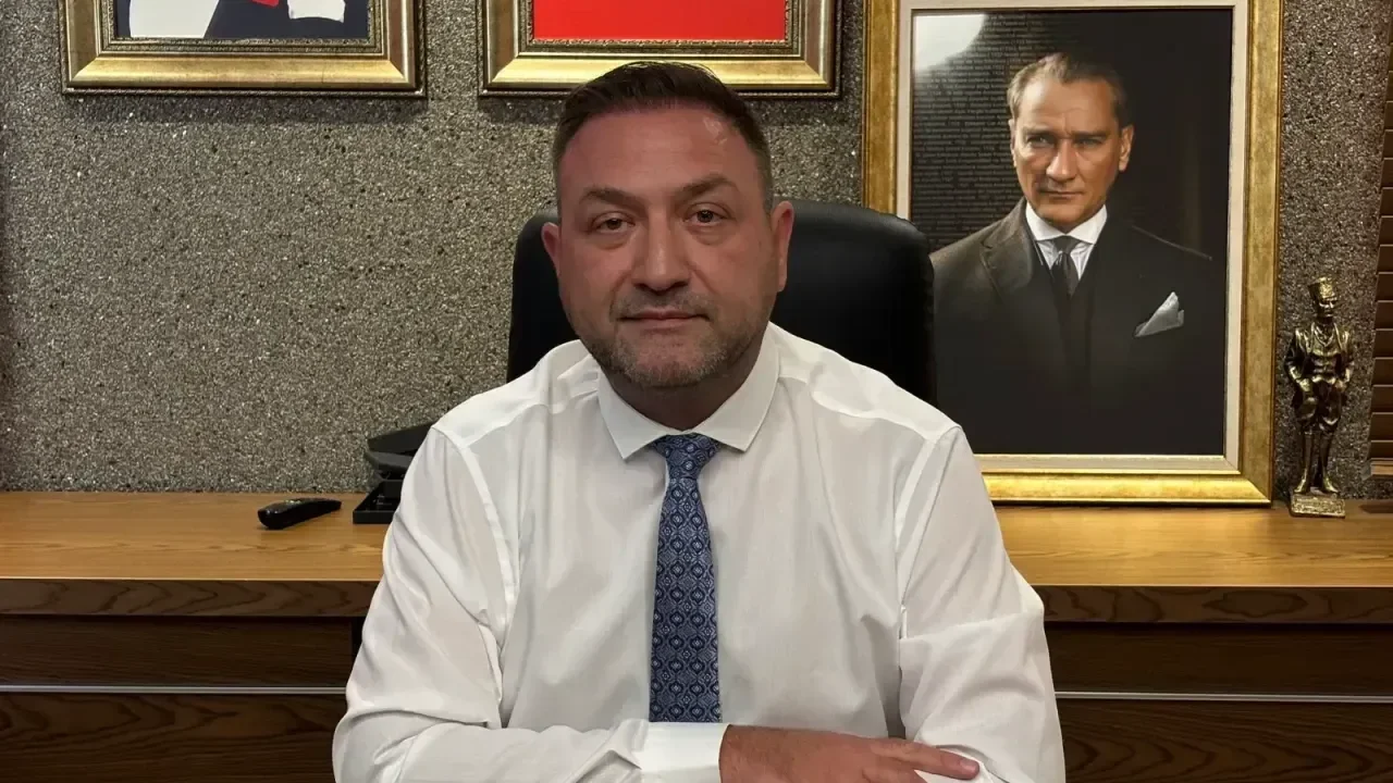 Utku Gümrükçü'den açıklama: "Biz bu tiyatroda figüran olmayacağız"