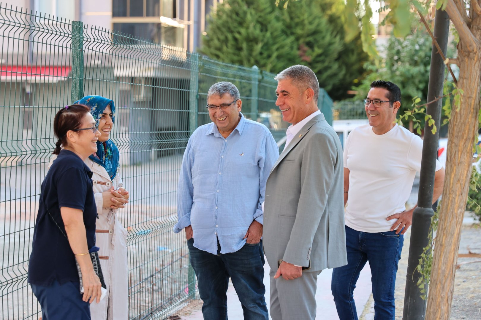 Buca’nın park ve yeşil alanlarında kapsamlı bakım hamlesi