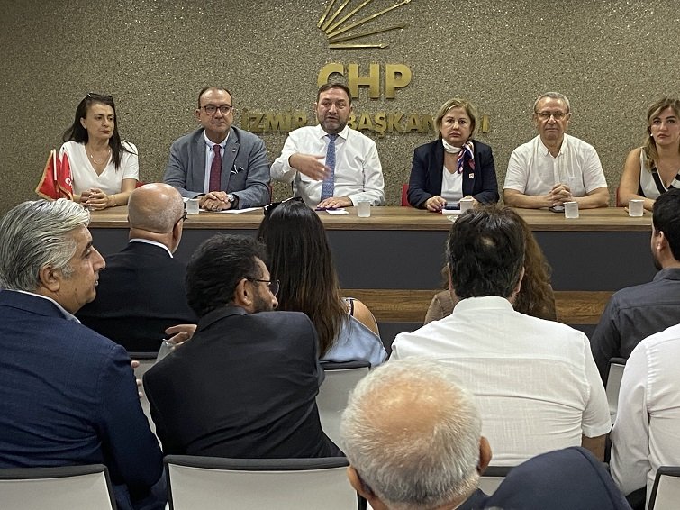 CHP İzmir'de Başkanlar Zirvesi
