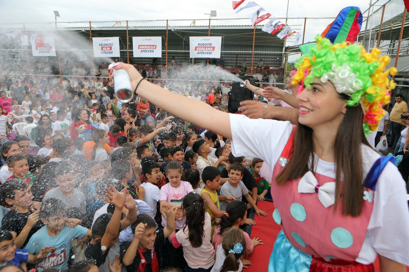 Bayraklı’da Mahalle Şenlikleri Devam Ediyor
