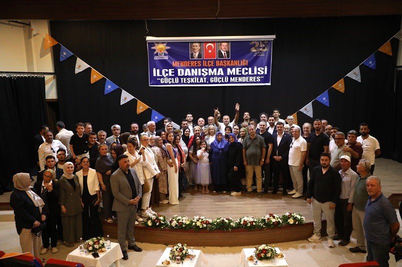 AK Parti Menderes Danışma Meclisi’nde Toplandı