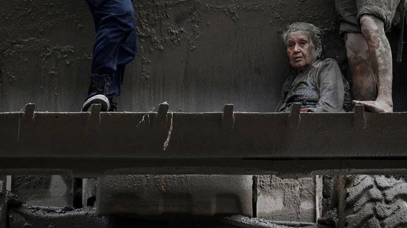 Nepal Sel Felaketinde Son Durum: Ölü Sayısı 1355’e Yükseldi, 5 Bin Kişi Aranıyor