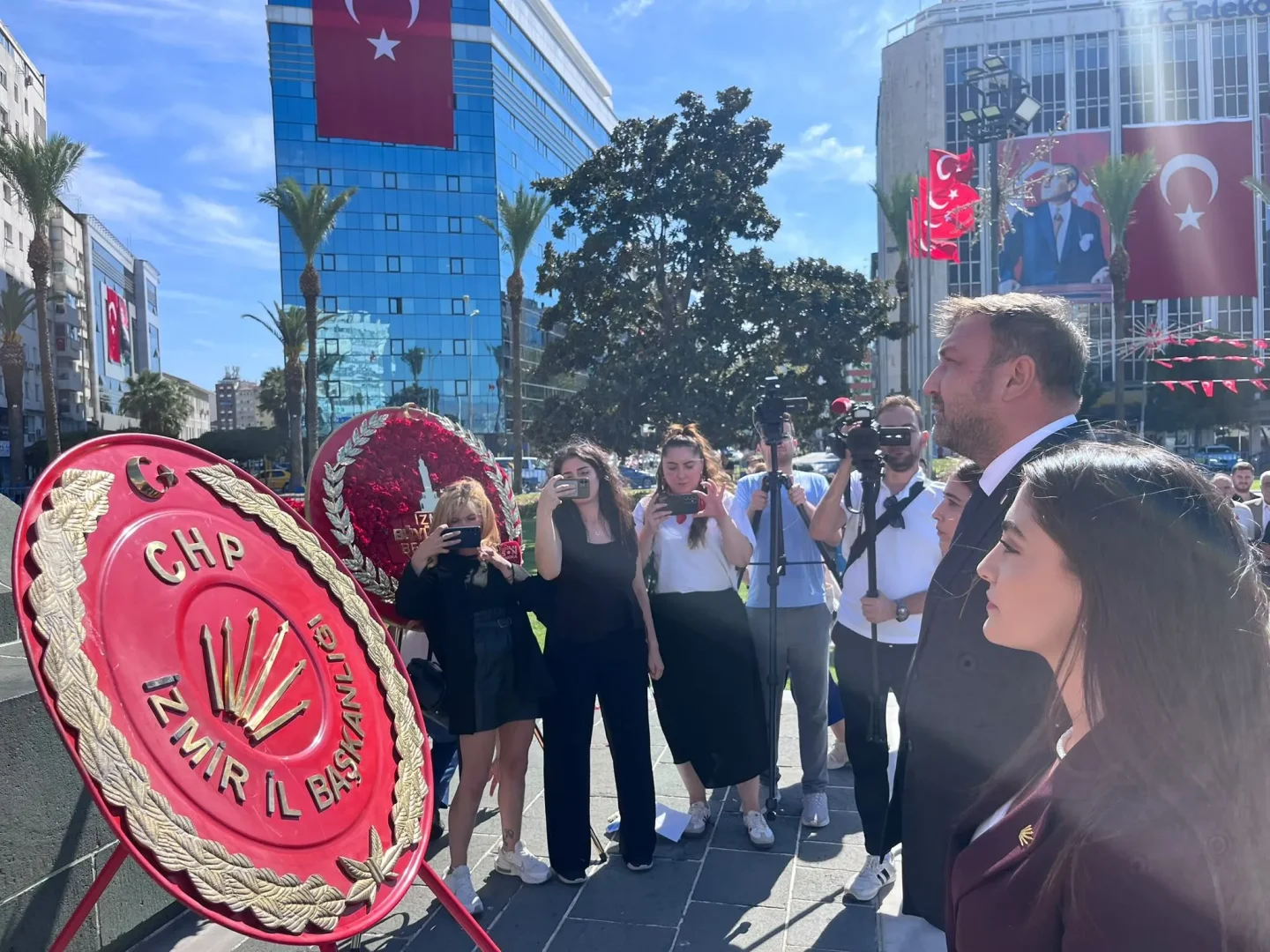CHP İzmir'den alternatif tören: "Seçim startını veriyoruz"