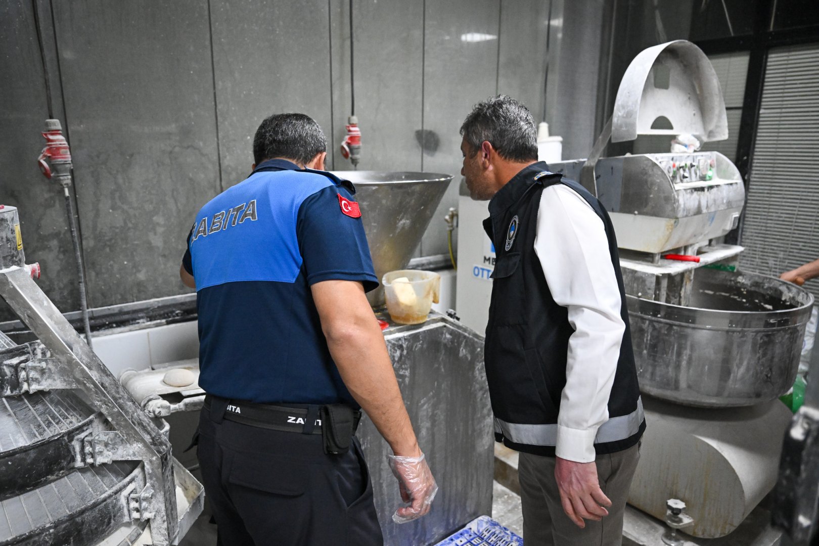 Başkan Eşki’den fırınlara gece yarısı denetimi