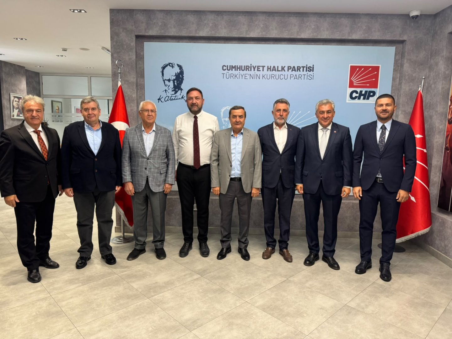 CHP'de Deneyimli Belediye Başkanları Sahaya İniyor