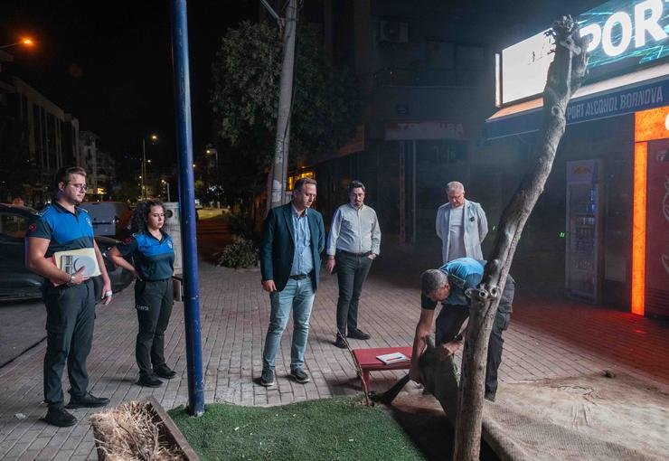 Bornova’da gece yarısı zabıta operasyonu