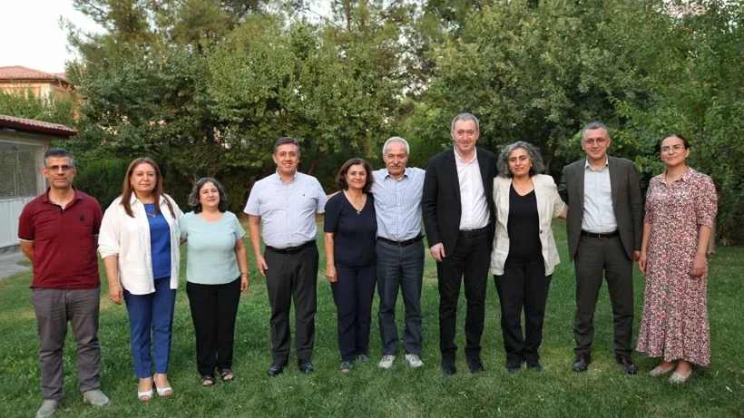 Tuncer Bakırhan’dan Selçuk Mızraklı’ya Ziyaret: 'Aramıza Tekrar Hoş Geldin'