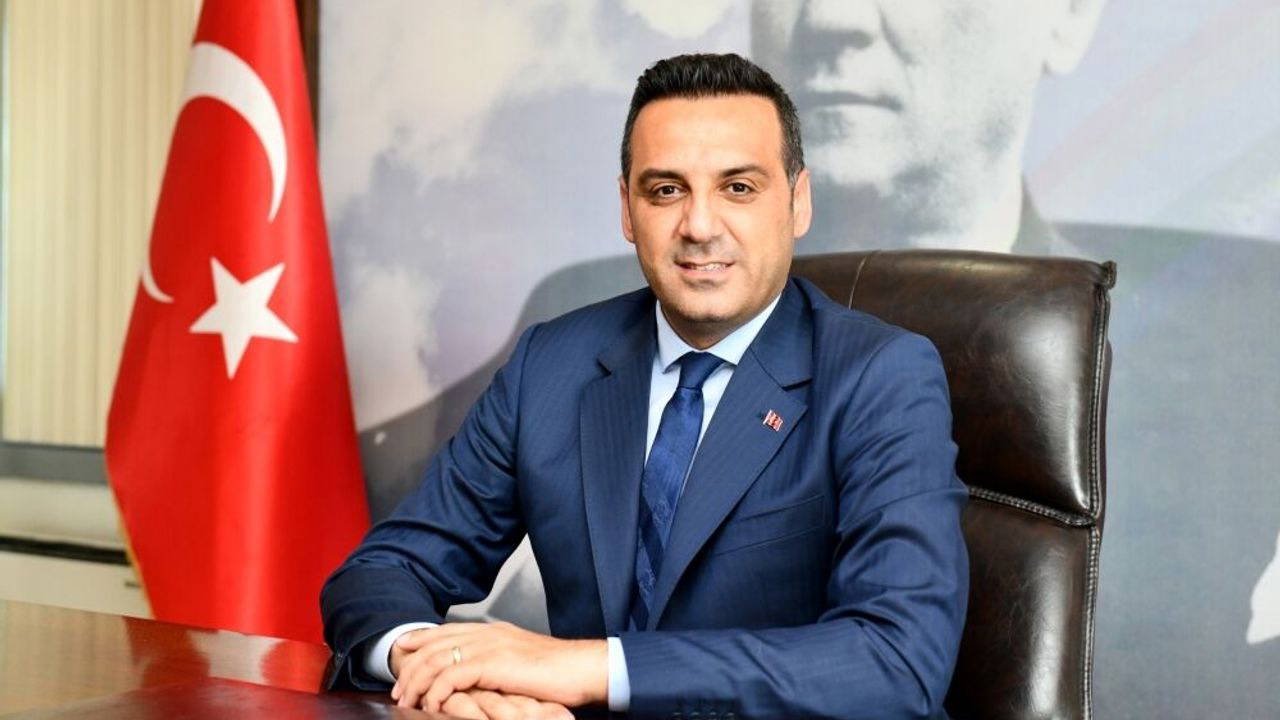 Çiğli Belediye Başkanı Onur Emrah Yıldız AKP'li oluyor