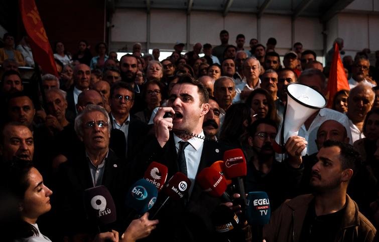 Başkan Güç Çiğli’den seslendi: “Milletimiz iradesini çiğneyenleri unutmaz”