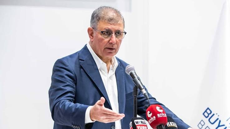Başkan Tugay: Bir kararın eşiğindeyim