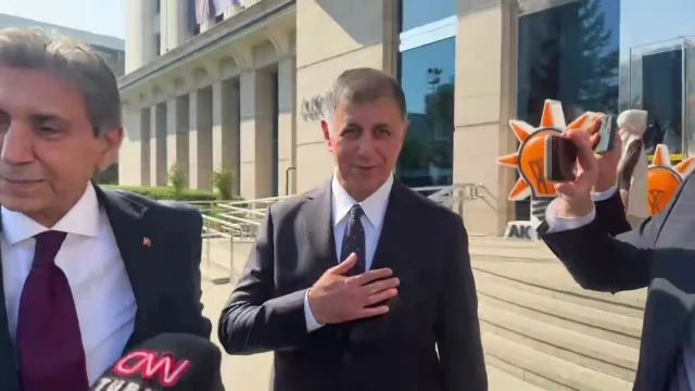 AK Parti'ye katılma kararı alan Tugay'dan açıklama:  "İzmir'i güzel şeyler bekliyor"